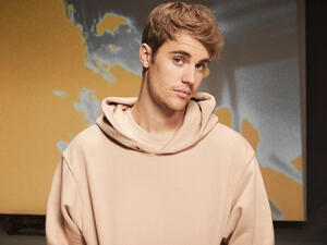 the Canadian singer apologised for his "inexcusable mistake".