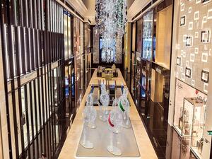 الإماراتيون، والمقيمون، والسيّاح مدعوون للاجتماع وغناء "عيشي بلادي" احتفالاً بتأسيس دولة الإمارات  نجمٌ إماراتي لامع سيفاجئ الحضور ويشارك معهم في إلقاءالنشيد الوطني