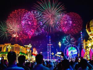 القرية العالمية تحطّم أرقام قياسية جديدة خلال عطلة اليوم الوطني الثامن والأربعون