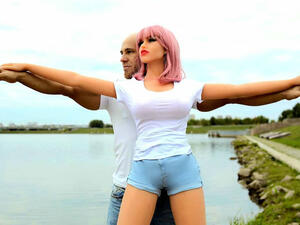 يوري تولوشكو مع حبيبته مارغو