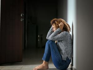 التفكير في الانتحار والميل له يكثر بين النساء أكثر بكثير من الرجال