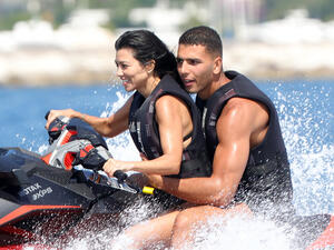 كورتني كارداشيان ويونس بنجيما