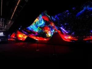 Awe Inspiring Installations Featured Flat, Curved and Rollable OLED Screens; Demonstration of LG’s Breakthrough Innovation, Display Technology Leadership