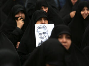 Iranian women take part in an anti-US rally to protest the killing of Iranian military commander Qasem Soleimani in Tehran, January 4, 2020. (Atta Kenare/AFP)