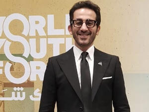 Ahmad Helmi Reacts to a Fan Writing About Him 