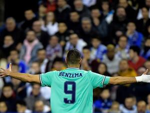 Real Madrid's French forward Karim Benzema celebrates after scoring during the Copa del Rey (King's Cup) football match between Zaragoza and Real Madrid CF at La Romareda stadium in Zaragoza, on January 29, 2020. JOSE JORDAN / AFP