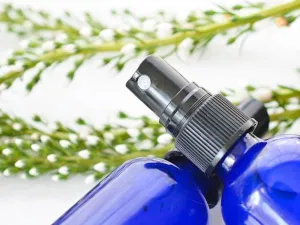 اصنعيه بنفسك: رذاذ مثبت الماكياج بالصبار والخيار