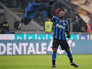 لوكاكو يقود إنتر لفوز كبير