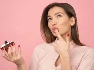 3 أسباب تدفعك إلى الإفراط بالأكل في الشتاء
