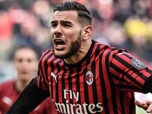 هيرنانديز يحتفل بهدفه