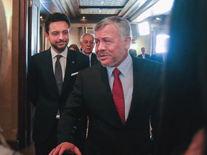 العاهل الأردني وابنه الأمير حسين