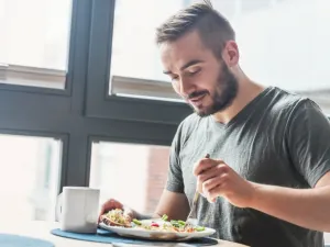  يعتبر الثوم من أكثر الخضار فائدةً للجهاز المناعي