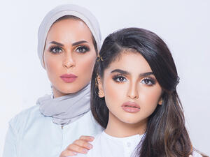 حلا الترك ووالدتها
