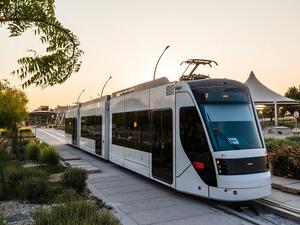 طلاب أكاديمية قطر للعلوم والتكنولوجيا يشاركون أفكارهم حول ترام المدينة التعليمية