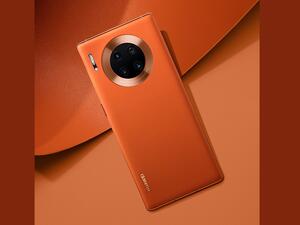 يأخذ HUAWEI Mate30 Pro 5G مفهوم تصميم الهواتف إلى آفاق جديدة وجريئة مستوحاة من شكل الهالة الدائري؛ إذ تُضفي الهالة الحلقية اللامعة لمسة فريدة من الأناقة على الهاتف.