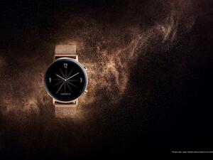 تمتاز ساعة HUAWEI WATCH GT 2 ذهبية اللون بقطر 42 ملم بمظهرها النحيف الذي يجمع بين الأناقة والأداء الوظيفي، لتقدم جهازاً قابلاً للارتداء، يقدم مجموعة متنوعة من المزايا الاستثنائية ضمن إطار أنيق التصميم. 