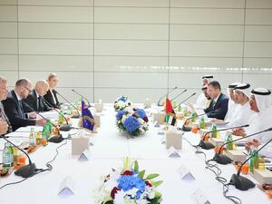 الإمارات ونيوزيلندا يوقعان على 12 بنداً للتعاون في قطاعات اقتصادية وتجارية