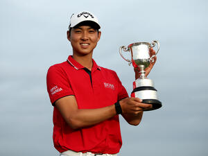 Min Woo Lee celebrates his triumph at the ISPS Handa Vic Open