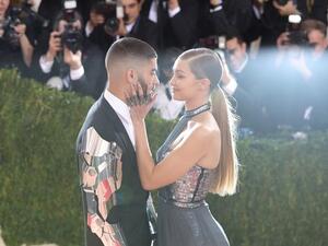 Gigi Hadid with Zayn Malik (Twitter)