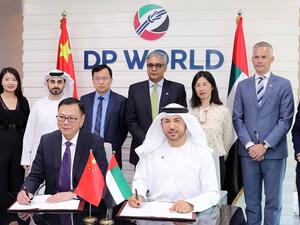 موانئ دبي العالمية إقليم الإمارات توقع مذكرة تفاهم مع شركة زهيدي الصينية لاستشراف الجيل الجديد من الخدمات اللوجستية العالمية في دبي