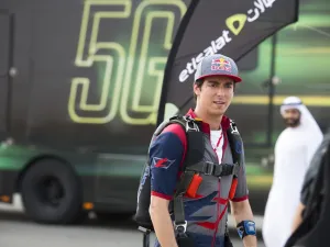 Red Bull skydiver Dani Roman jumps off a plane on a mission: Can 5G download 4GB in time to open a parachute?