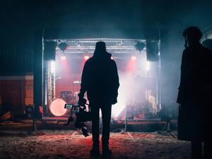 ما تفسير الحلم بالكواليس في المنام؟