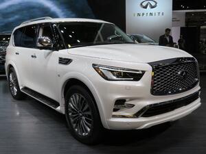 لا تقتصر خصائص الأداء الذي يتميز به طراز QX80 على ذلك، بل إنها تأتي معززة بمجموعة من التقنيات لمساعدة السائق والتحذير من الأخطار الوشيكة، بما في ذلك نظام الملاحة الذكي، والمساعدة في التحكم عن بُعد