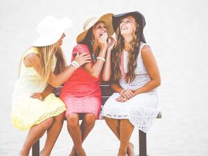 مواليد هذه الأبراج يميلون الى المبالغة في الكذب