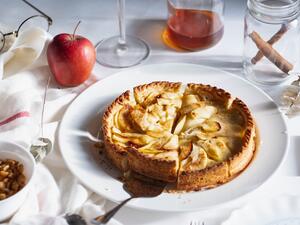 فطيرة التفاح بالقرفة والزنجيل