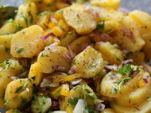 سلطة البطاطا الروسية 