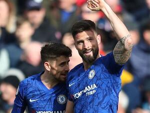 جيرو يقود البلوز للفوز