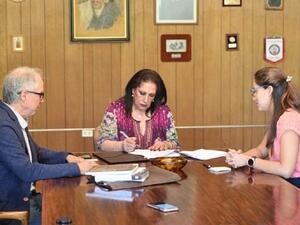 اتفاق تعاون بين أبوغزاله العالمية والنادي الفلسطيني لتعليم اللغة العربية في تشيلي