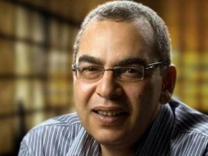 الكاتب والطبيب المصري الراحل أحمد خالد توفيق 