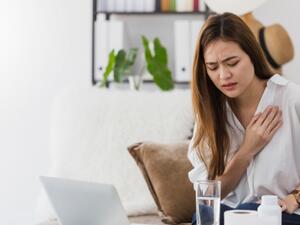 ناولي الماء بوفرة لتجنّب الجفاف وخفقان القلب