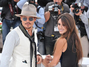 بينيلوبي كروز وجوني ديب