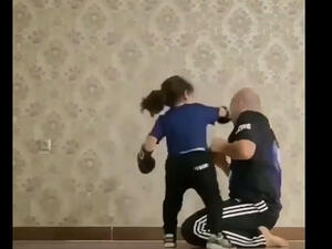 الطفلة الملاكمة