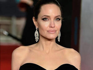  Angelina finished her essay by encouraging girls to "fight on"