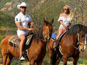 'None of these photos are retouched or edited' (source: @britneyspears Instagram)