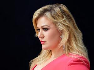 Kelly Clarkson (Twitter)