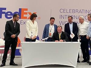 FedEx Express Meisa President Signs CEO Statement of Support for Women's Empowerment Principles 