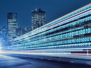 ستحصل المؤسسات على الدعم الفني اللازم من قبل خبراء مايكروسوفت لعملية انتقال كلا من Windows Server) / SQL Server /SAP  )، بالإضافة إلى تحديث التطبيقات المؤسسية وتقديم تحليلات البيانات المتطورة