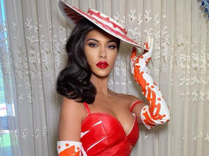 Kourtney was seen wearing a black face mask and shades (source: @kourtneykardash Instagram)