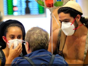 Arrivals into Israel will have to self-quarantine (AFP File Photo)