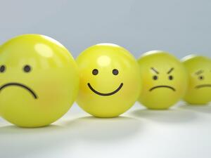 ما تفسير الحلم بالعواطف في المنام؟