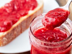 مربى الفراولة قليل السكر