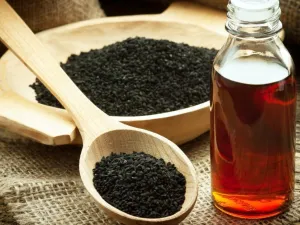 طبيب البوابة: ماذا تعرف عن فوائد زيت حبة البركة؟