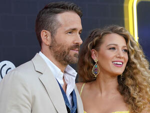 Blake Lively and Ryan Reynolds have donated $1 million to foodbanks