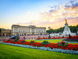 Buckingham Palace (Shutterstock)