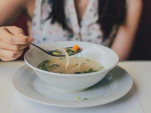 شوربة الدجاج بالكريمة والشوفان