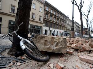 Building rubbles lay on the ground, in the streets of downtown Zagreb, on March 22, 2020, after an earthquake hit the country at 06:00 am (0500 GMT). A 5.3-magnitude earthquake shook the Croatian capital of Zagreb on March 22, 2020, damaging buildings and cutting electricity in a number of neighbourhoods. Denis LOVROVIC / AFP